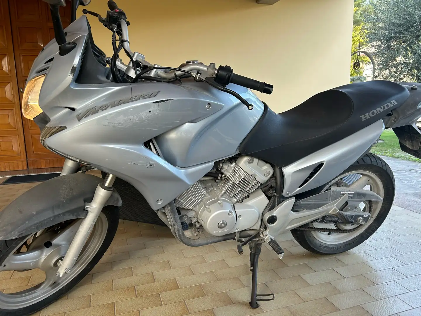 Honda Varadero honda varadero 125 - 2