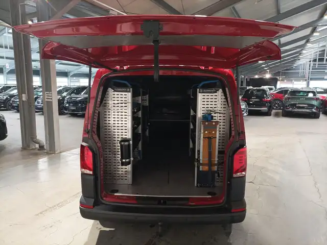 Volkswagen Transporter view 6