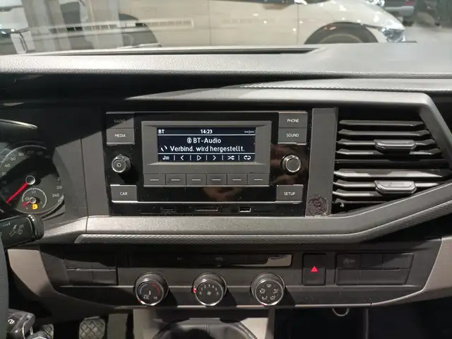 Volkswagen Transporter view 12