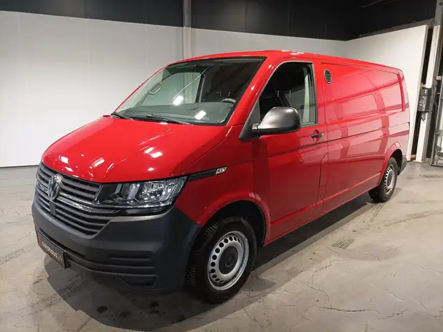 Volkswagen Transporter view 3