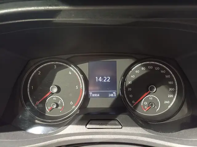 Volkswagen Transporter view 7
