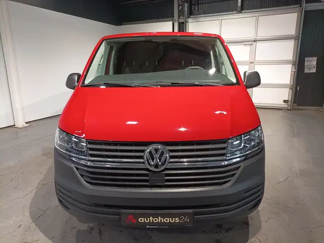 Volkswagen Transporter view 2