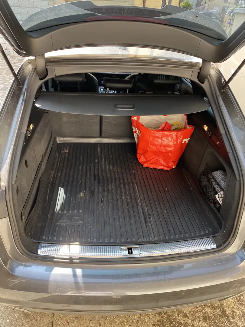 Audi A6 Avant 2.5 tdi Style auto - 2