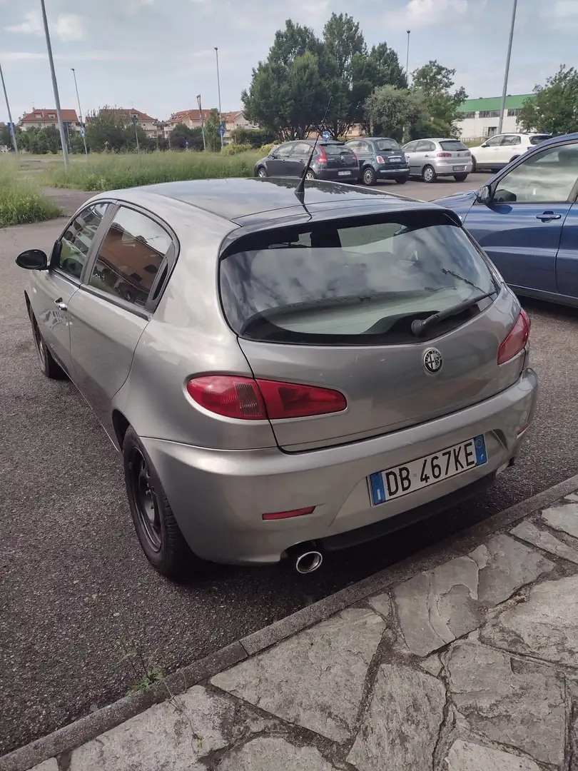 Alfa Romeo 147 5p 1.6 ts 16v BlackLine 105cv - 2