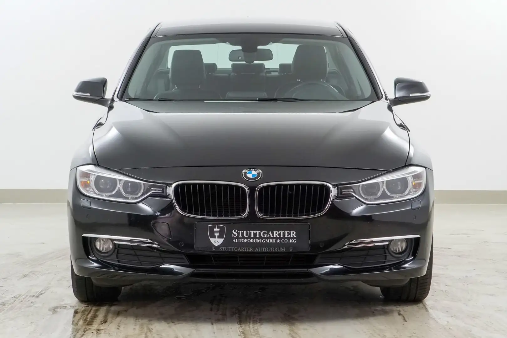BMW 320 d Leder Navi Bi-Xenon Schwarz - 2