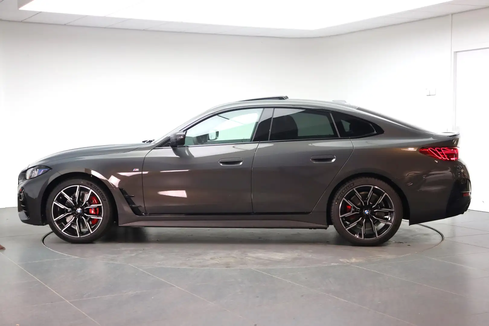 BMW 420 4 Serie Gran Coupé 420i M Sport Automaat / Schuif- Grijs - 2