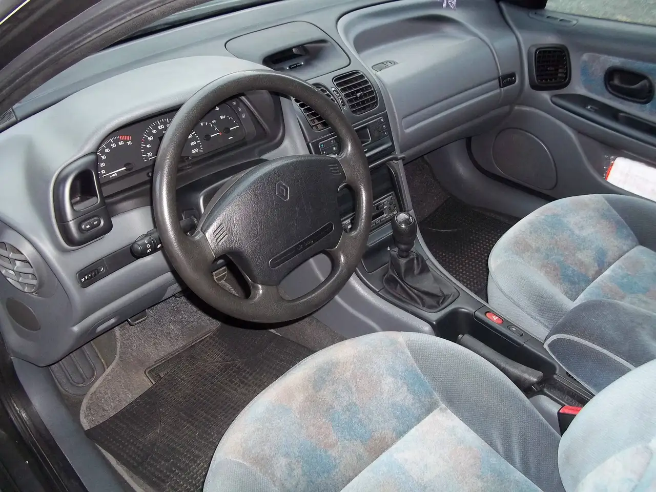 Renault Laguna 1.8i cat RXE 5p 84.900km reali !! Vettura in conto vendita, foto 9