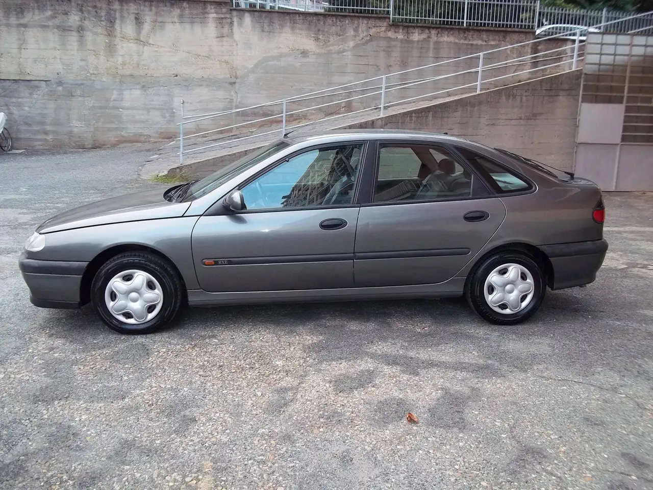 Renault Laguna 1.8i cat RXE 5p 84.900km reali !! Vettura in conto vendita, foto 2