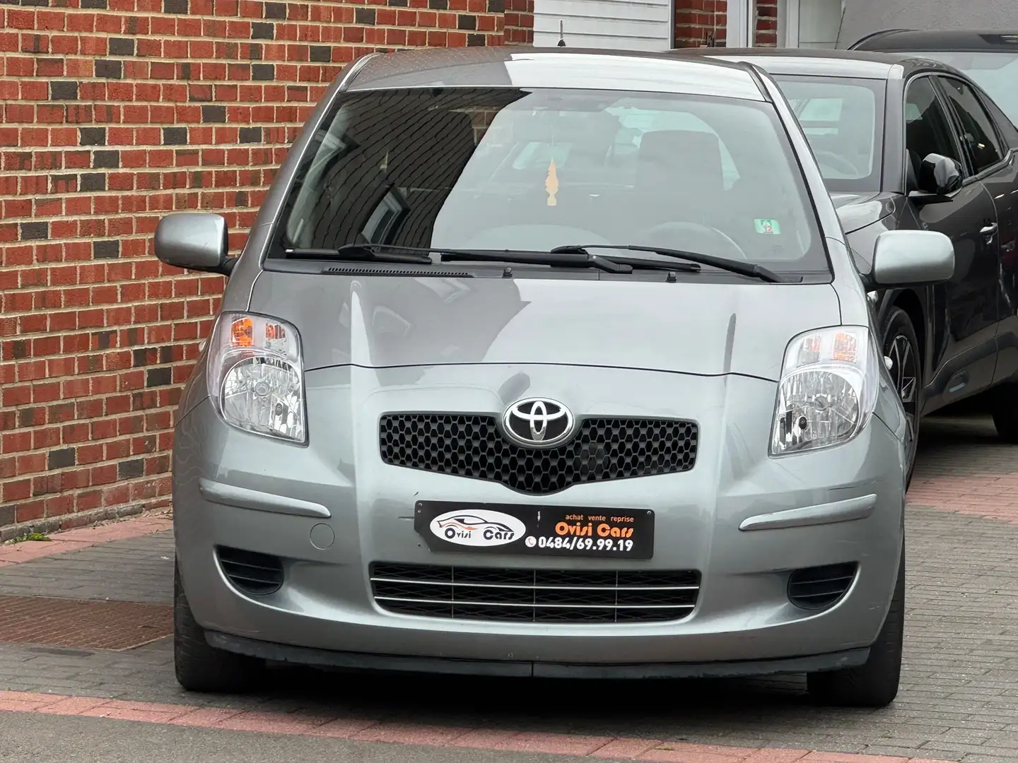 Toyota Yaris // ROULE BIEN // Gris - 2