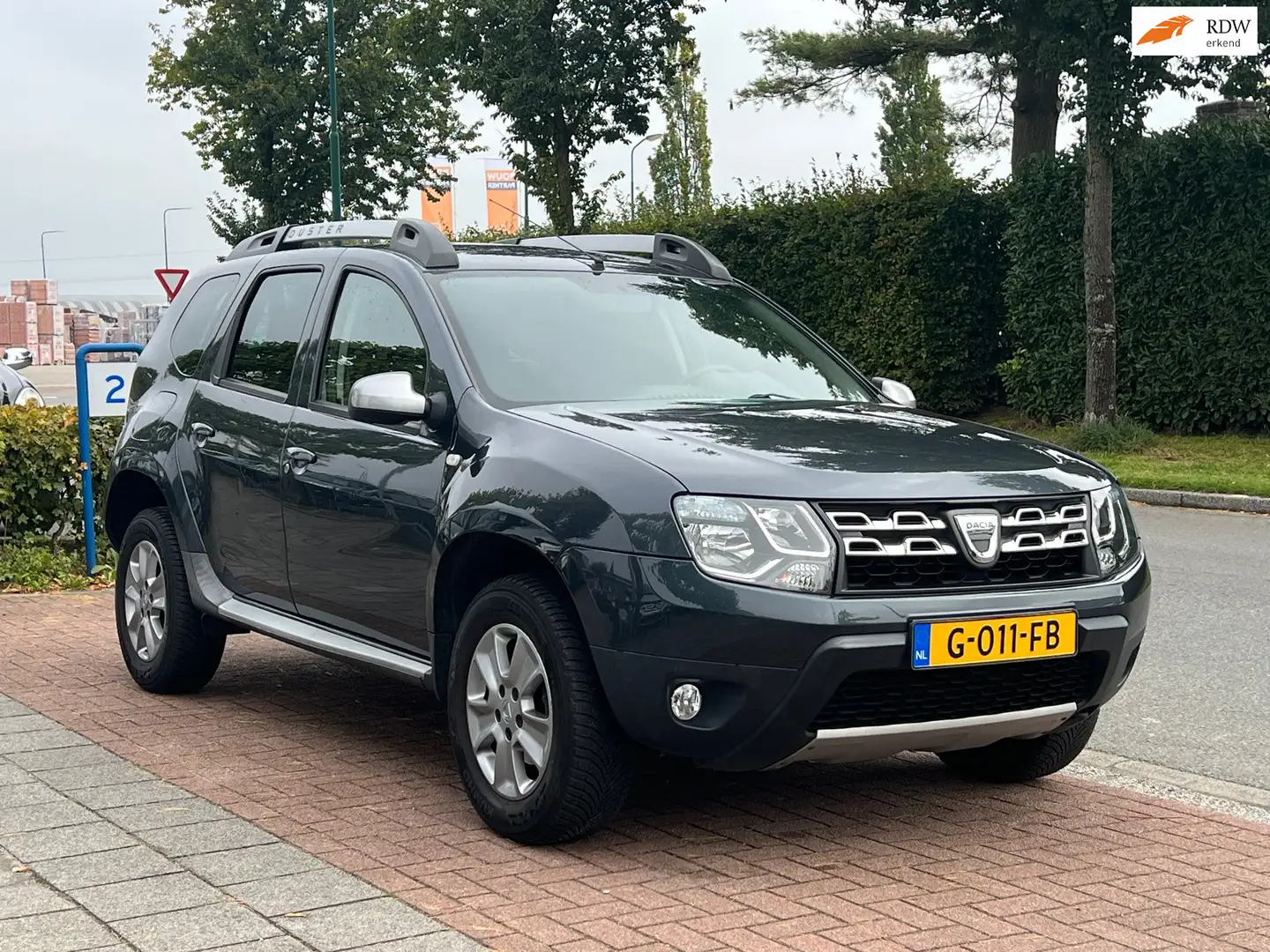 Dacia Duster 1.2 TCe 4x2 Prestige * APK 10-2026! Grigio - 1