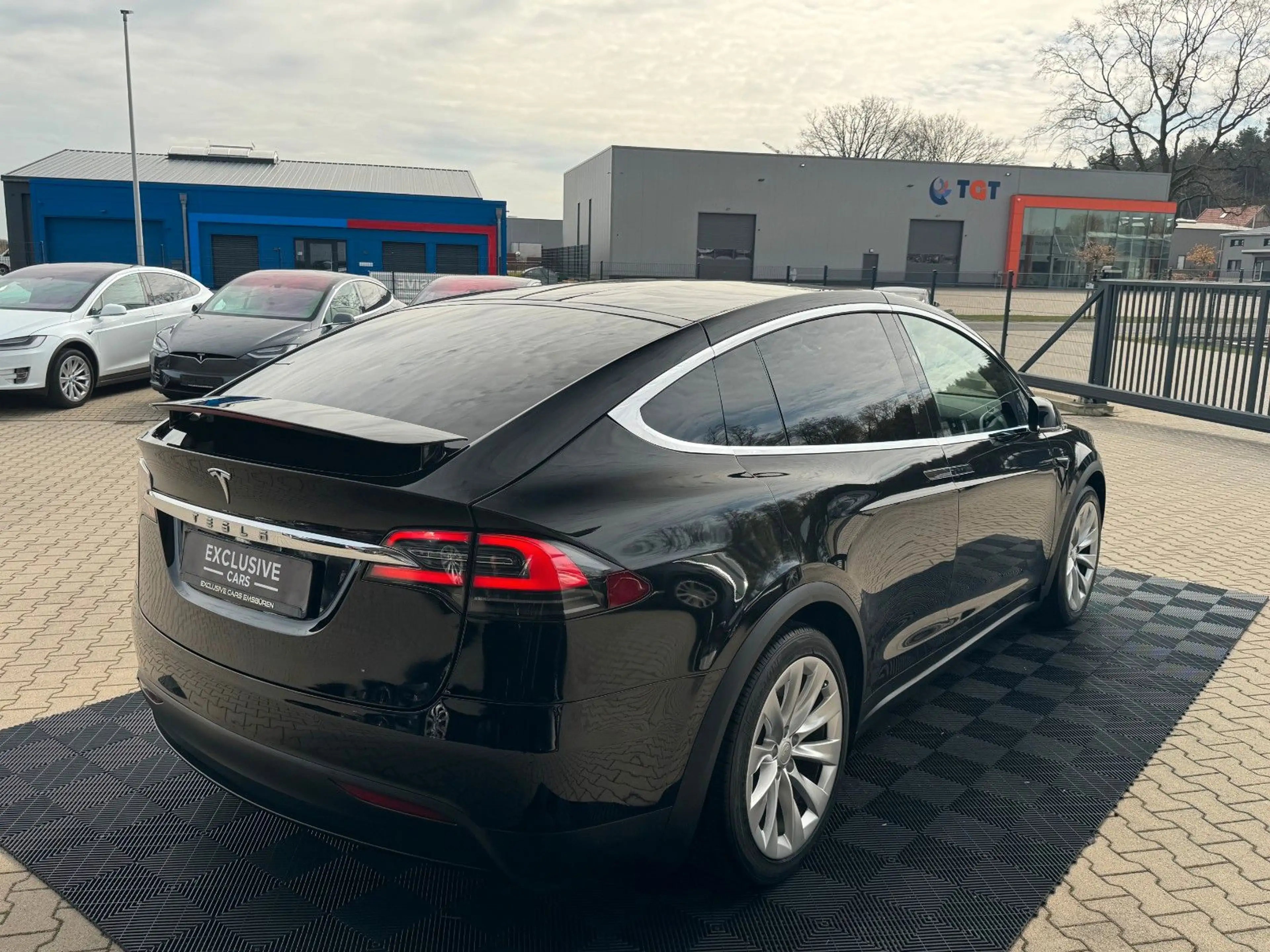 Tesla Model X MODEL X RAVEN PERFORMANCE | 7 SEATER | AP3 — photo 13