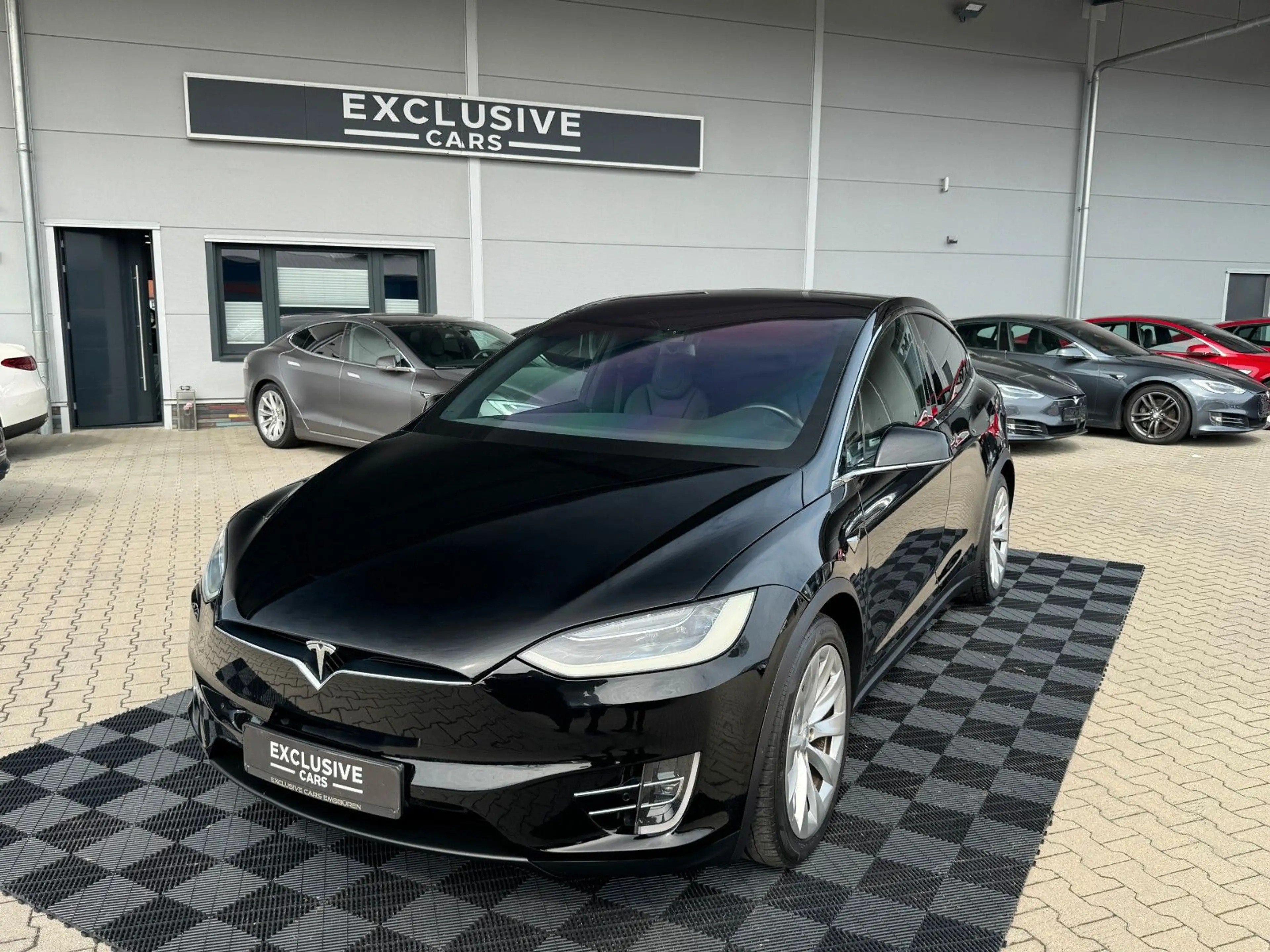 Tesla Model X MODEL X RAVEN PERFORMANCE | 7 SEATER | AP3 — photo 2