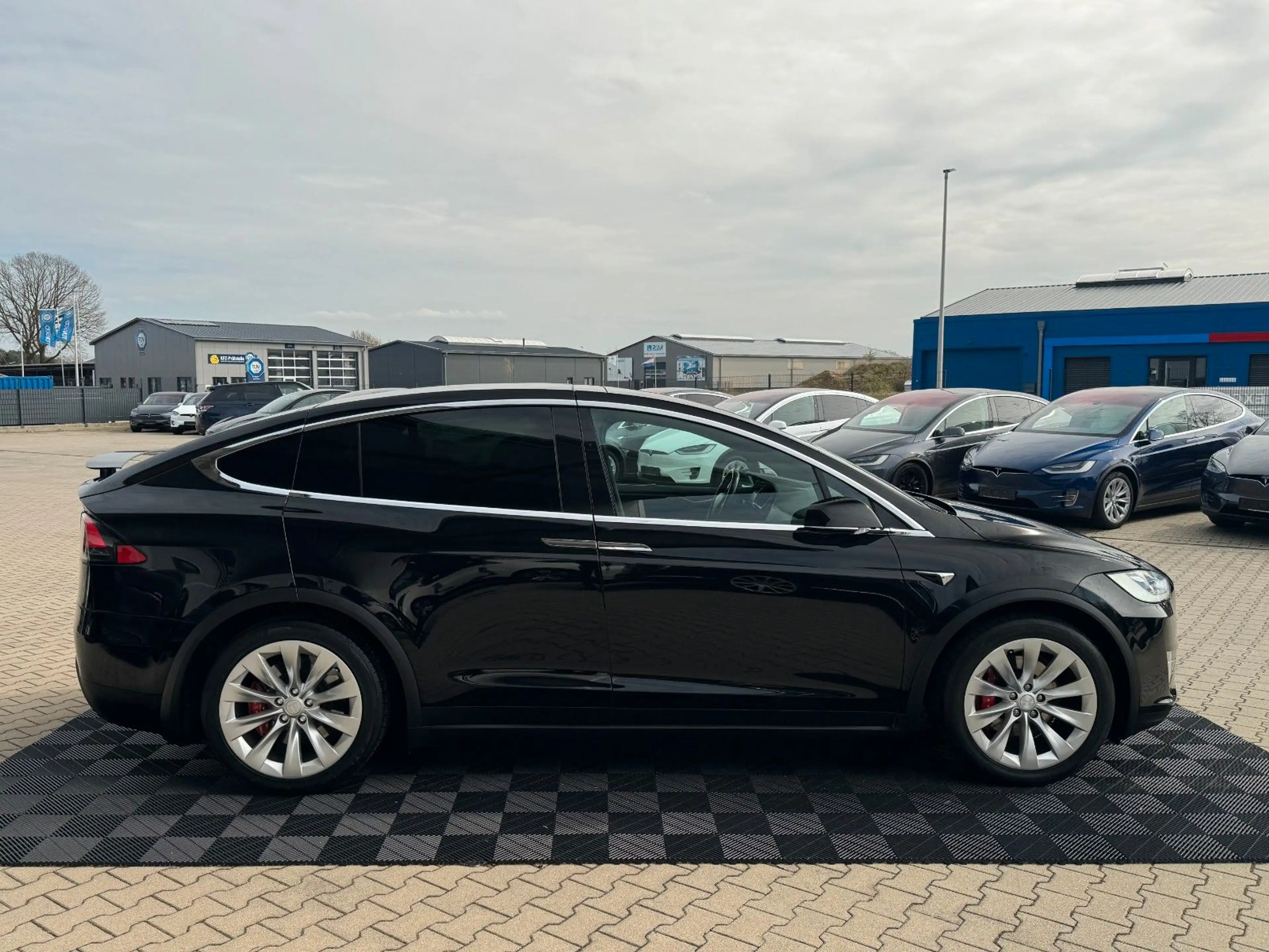 Tesla Model X MODEL X RAVEN PERFORMANCE | 7 SEATER | AP3 — photo 14