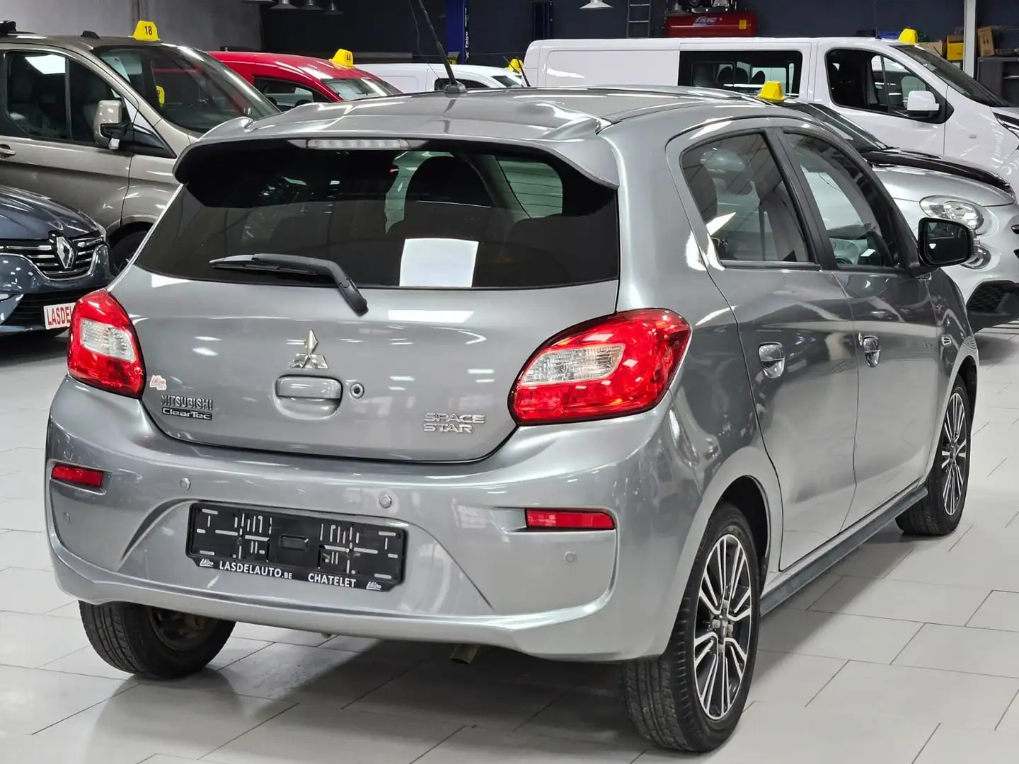 Mitsubishi Space Star 1.2i Instyle Carplay Sensors Gps Clim Cruise Cd Gris - 2