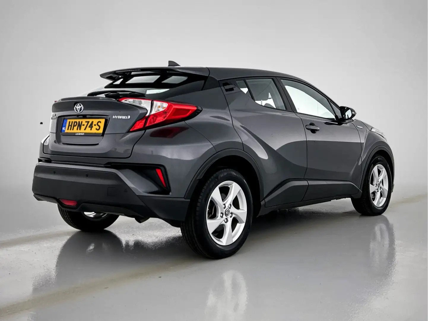 Toyota C-HR 1.8 Hybrid Active | Navigatie | PDC | Gaat naar Wa Gris - 2