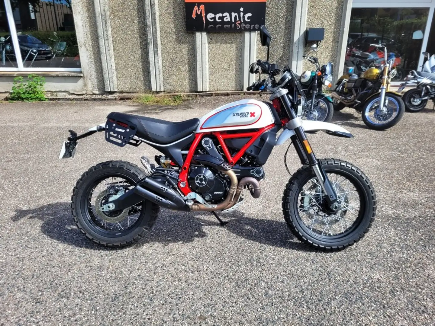 Ducati Scrambler Desert Sled 800 / 2019 / 10700 Kms Bianco - 2