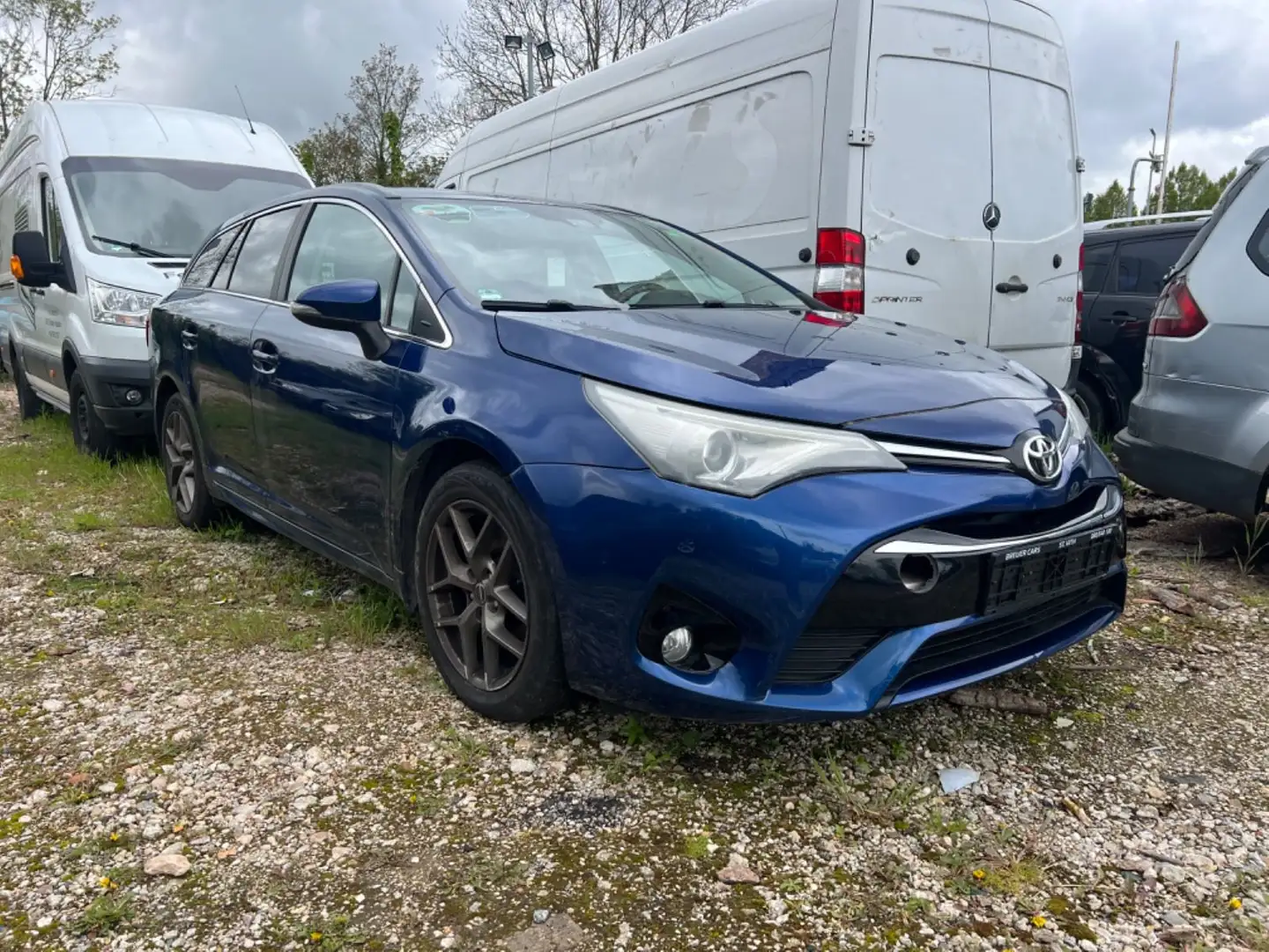 Toyota Avensis Touring Sports Business Edition Blue - 2