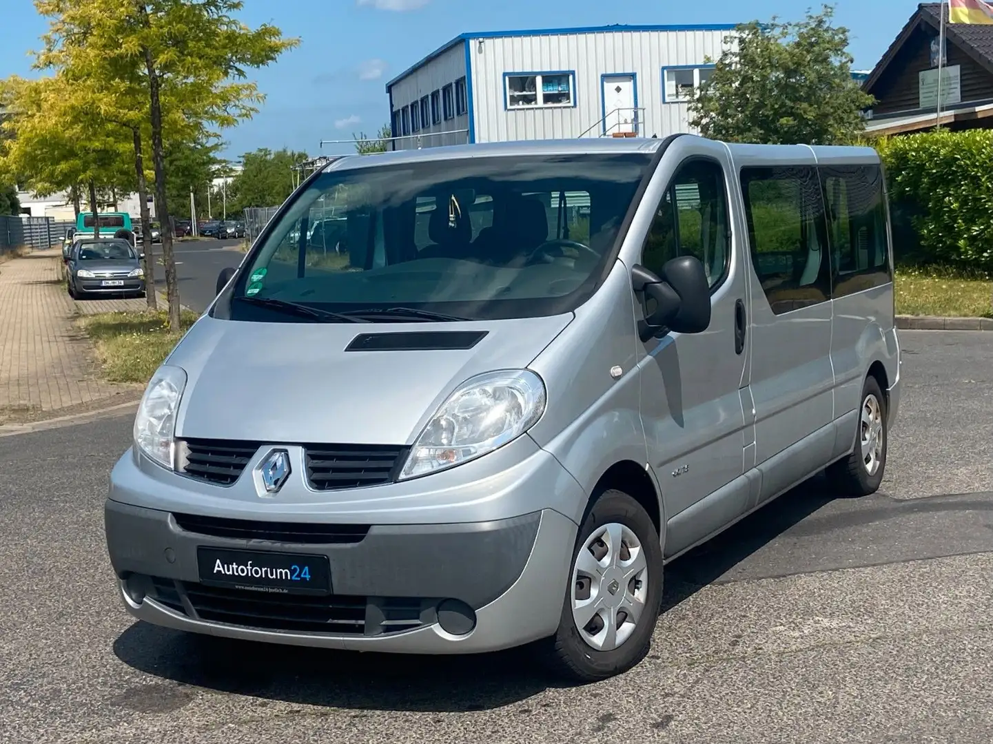 Renault Trafic Combi L2H1 2,9t  Expression*Elektr. Bühne Grau - 1
