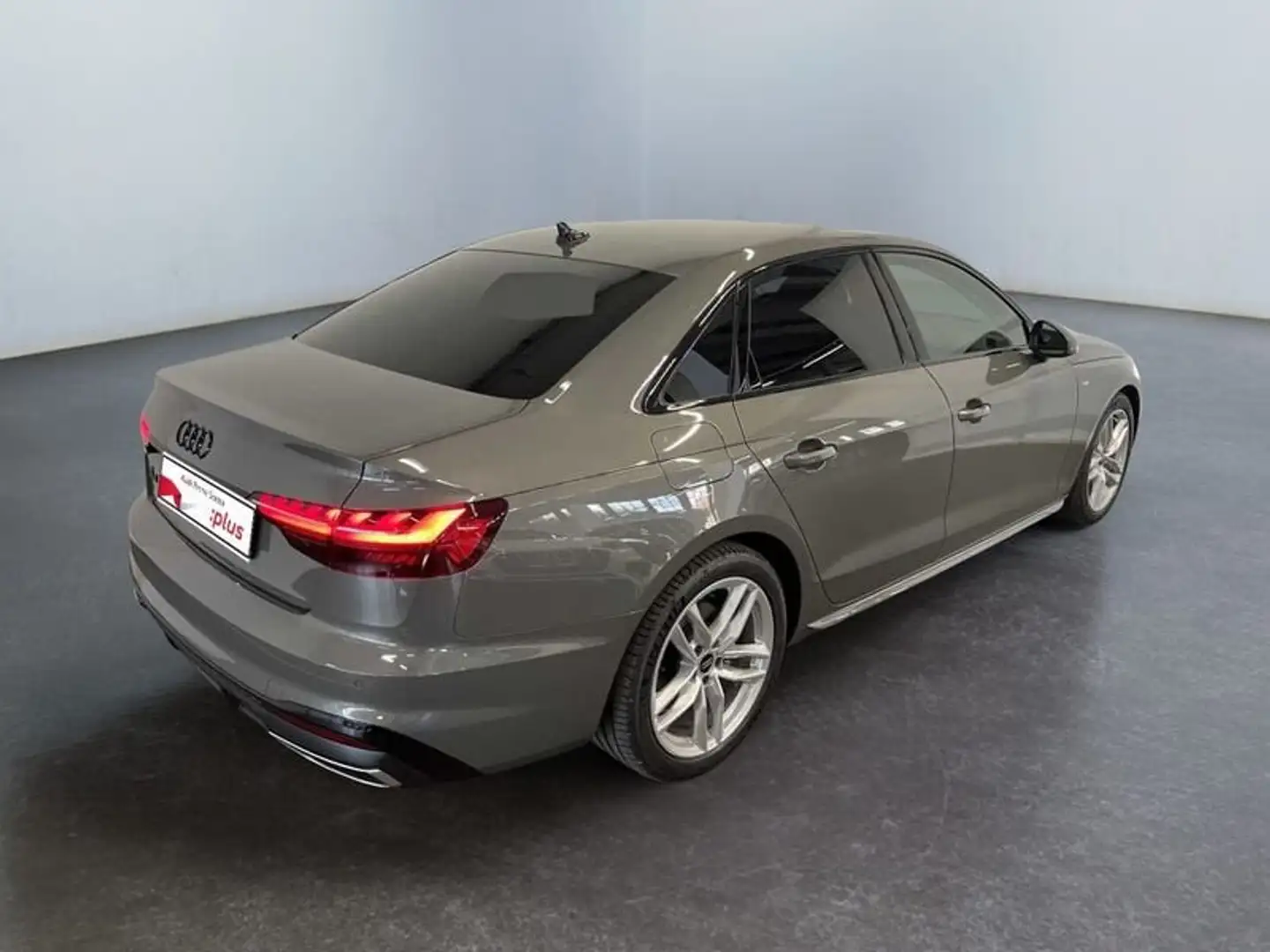 Audi A4 5ª serie 35 TDI/163 CV S tronic S line edition Grigio - 2