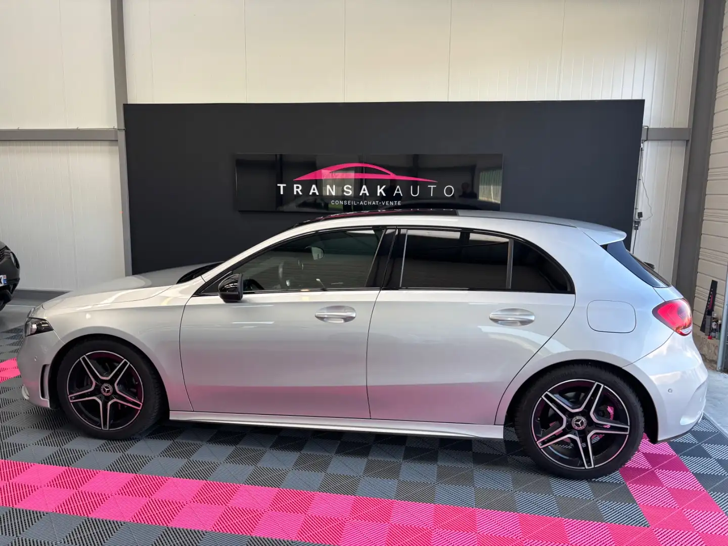 Mercedes-Benz A 200 Classe A 200 7G-DCT AMG Line Grau - 2