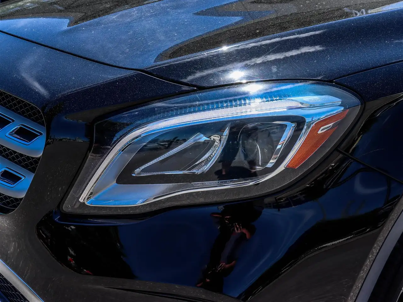 Mercedes-Benz GLA снимка Mercedes-Benz GLA