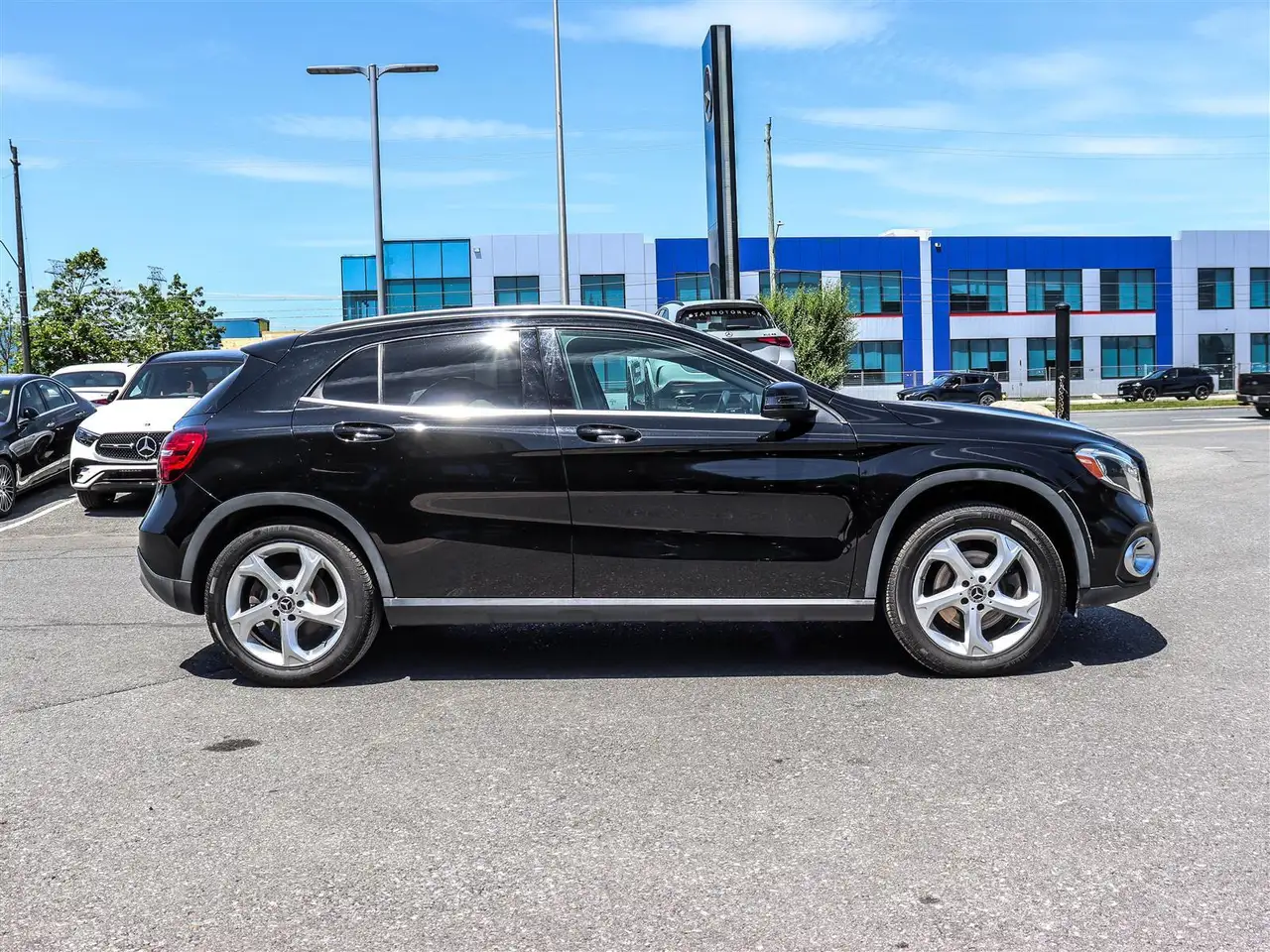 Mercedes-Benz GLA снимка Mercedes-Benz GLA
