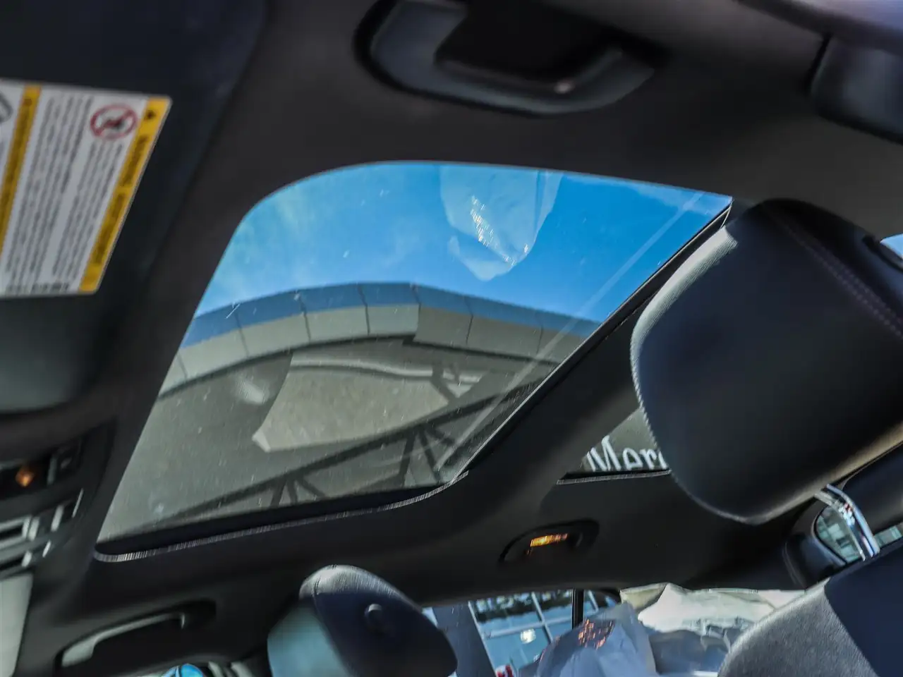 Mercedes-Benz GLA снимка Mercedes-Benz GLA