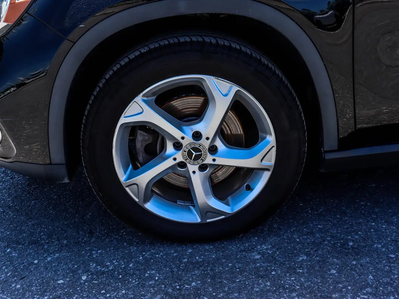 Mercedes-Benz GLA снимка Mercedes-Benz GLA