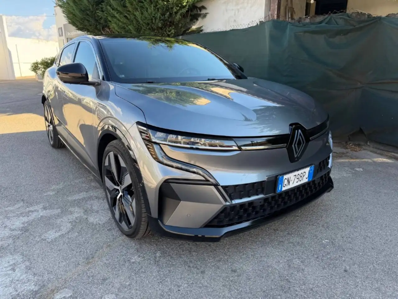 Renault Megane E-Tech Megane E-Tech EV60 220cv AC22 — photo 1 of 15