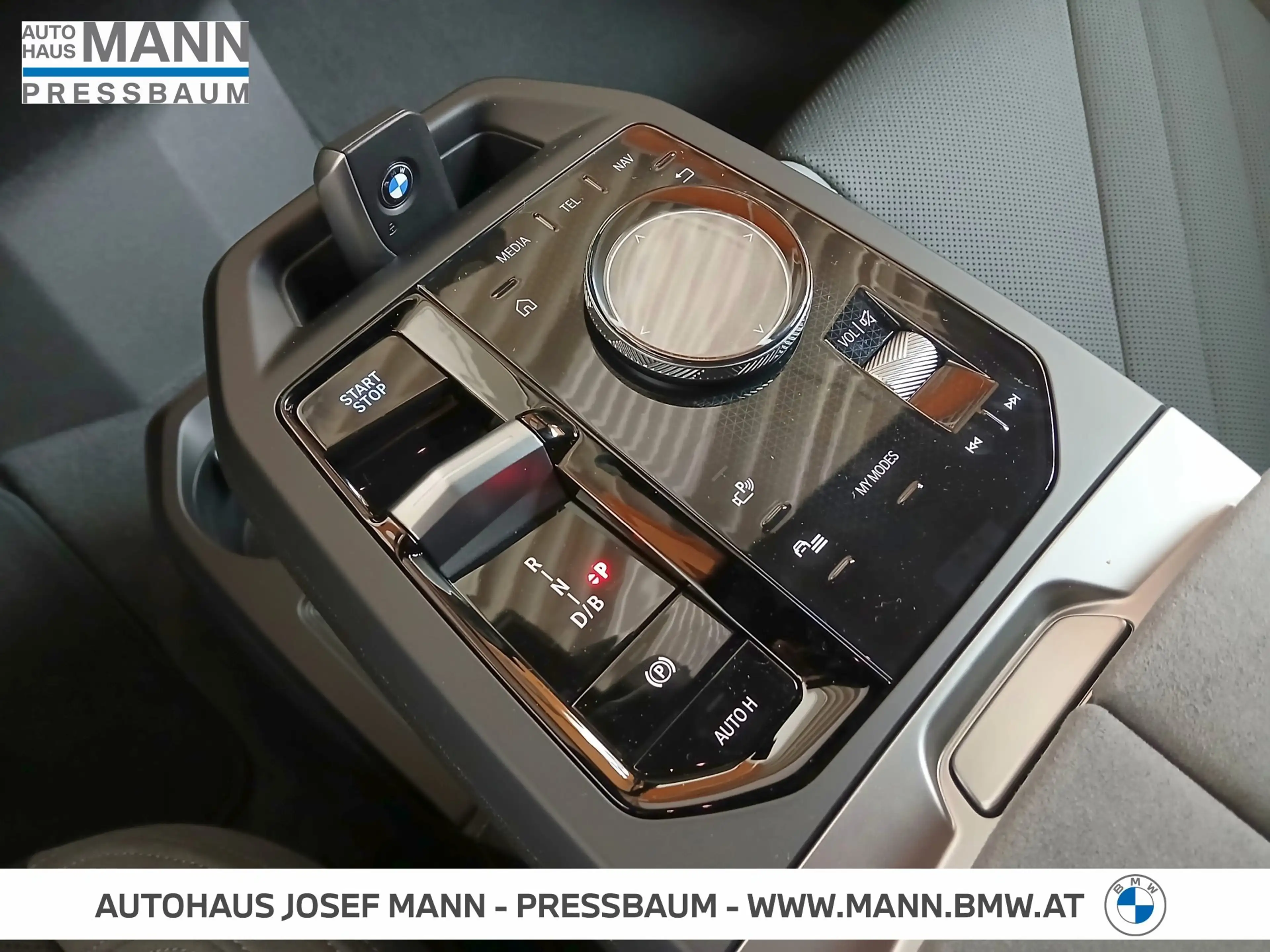 BMW iX xDrive45 M SPORTPAKET, INNOVATIONSPAKET — photo 13