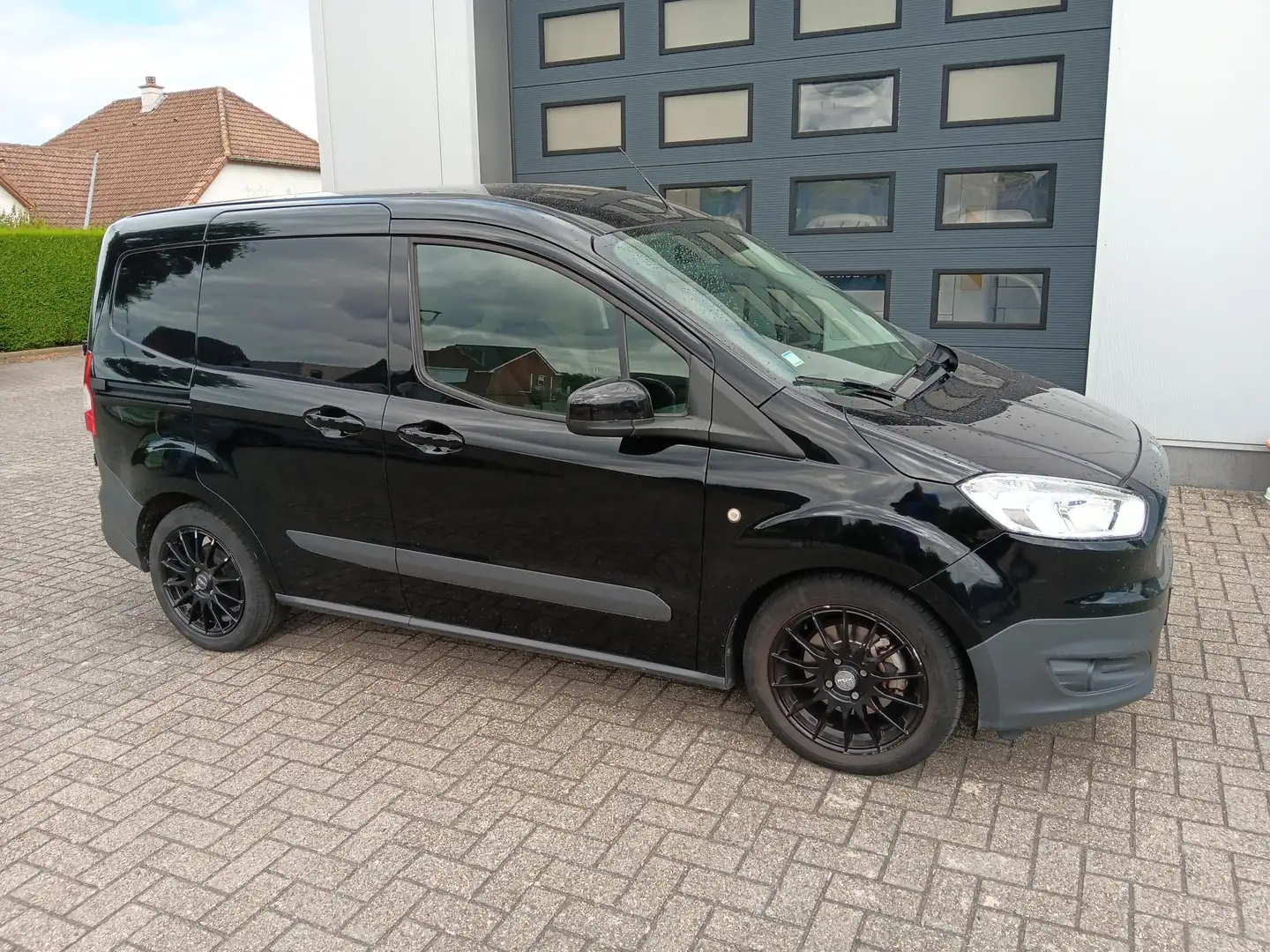 Ford Transit Courier lichte vracht TDCI 70KW 5.372 EUR ex btw Noir - 2