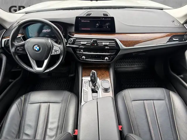 BMW 5 Series view 2