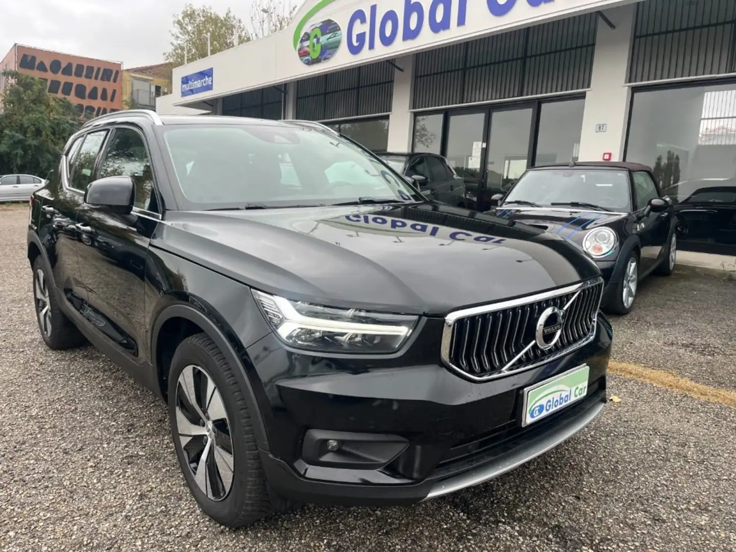 Volvo XC40 T5 Recharge Plug-in Hybrid Inscription Nero - 1