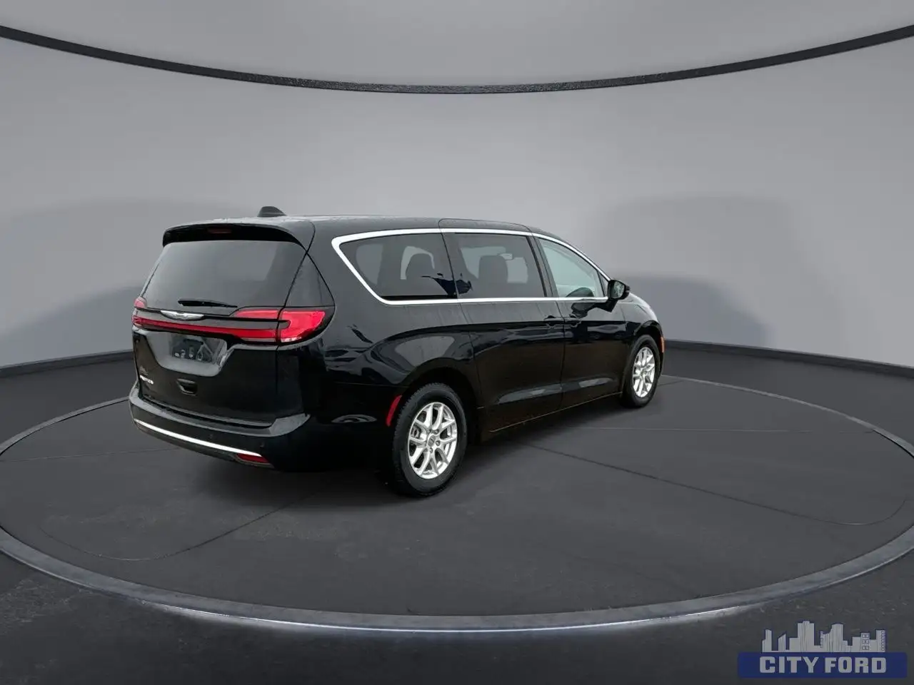 Chrysler Pacifica снимка Chrysler Pacifica