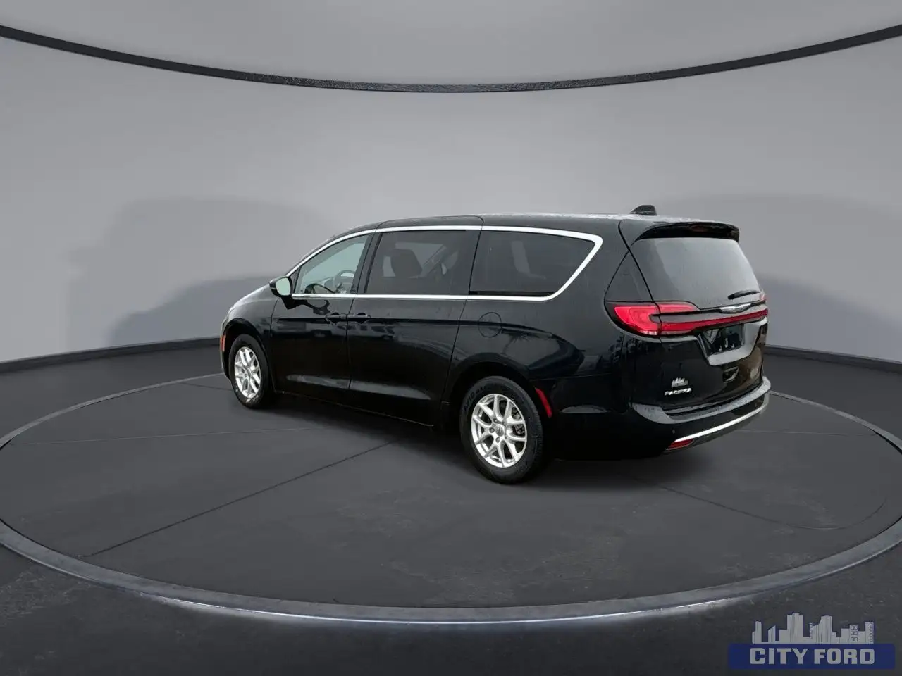 Chrysler Pacifica снимка Chrysler Pacifica