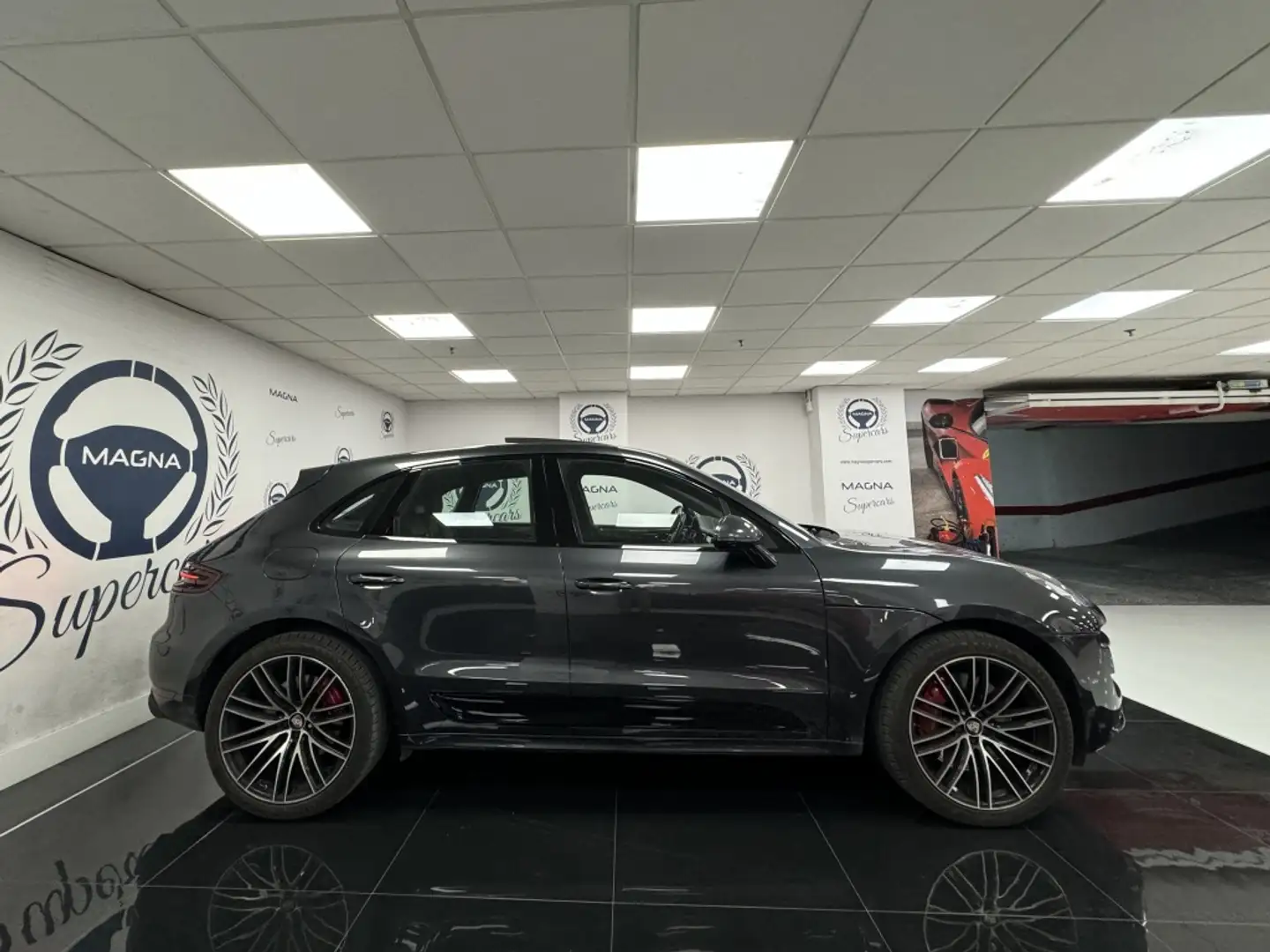 Porsche Macan Turbo Performance Package Aut. Gris - 2