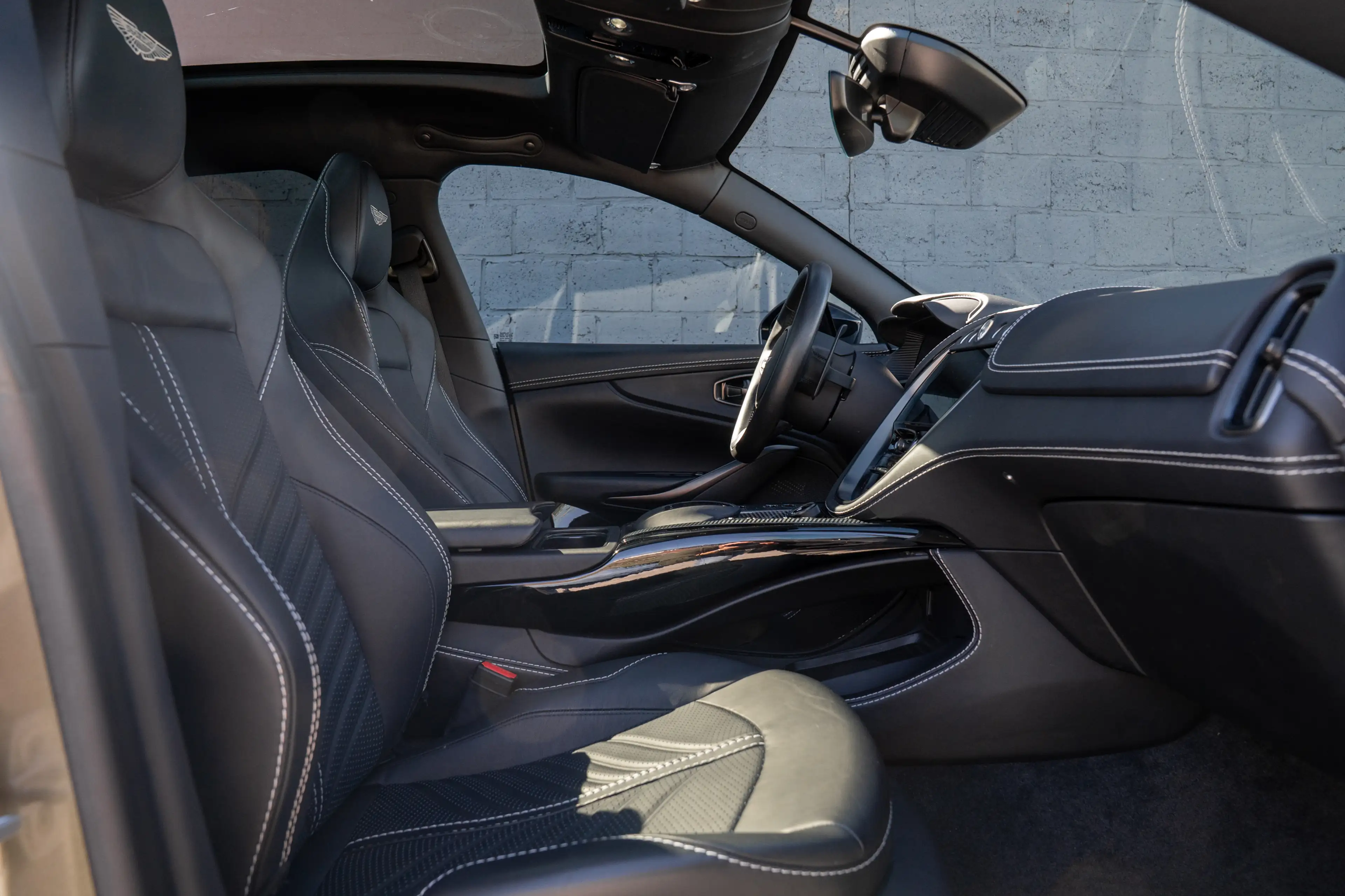 Aston Martin DBX 4.0T 707PK *FULL OPTION* *BELGIAN CAR* *FULL SERVICE* — photo 7