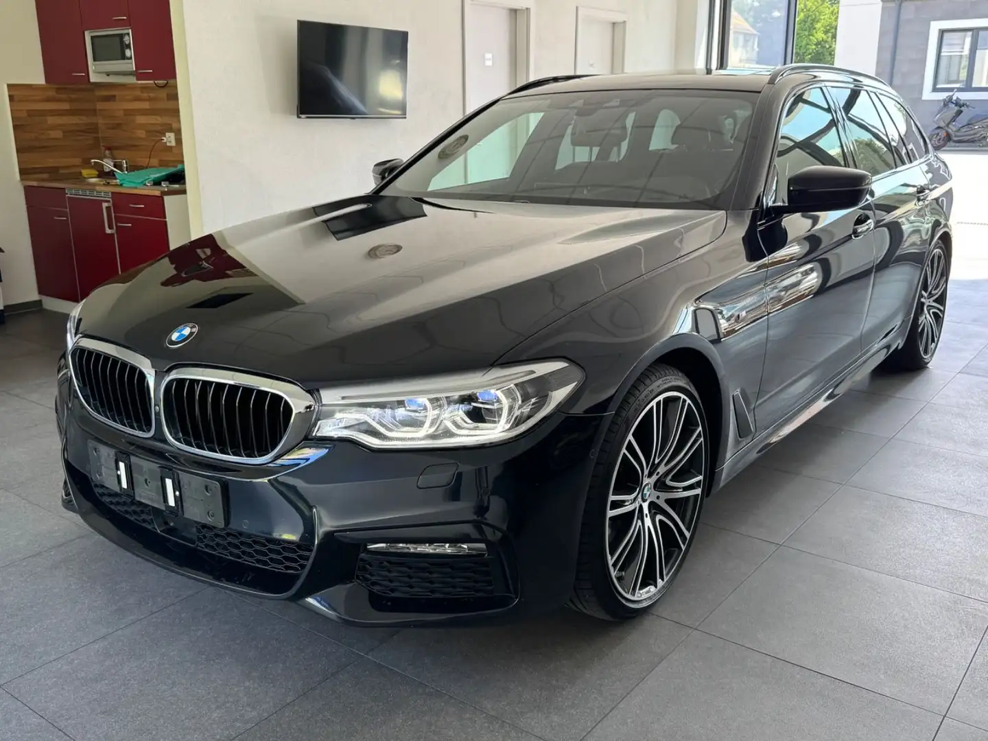 BMW 540 i Touring xDrive M Sport-Pano-HUD-Sitzlüftung Noir - 1