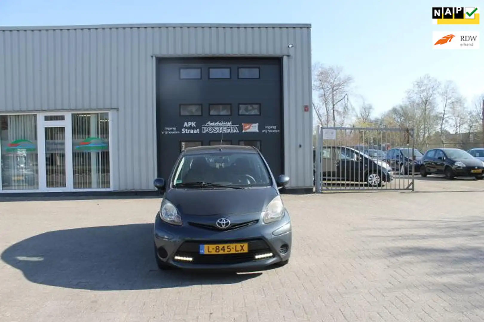 Toyota Aygo 1.0 VVT-i Access Grijs - 1