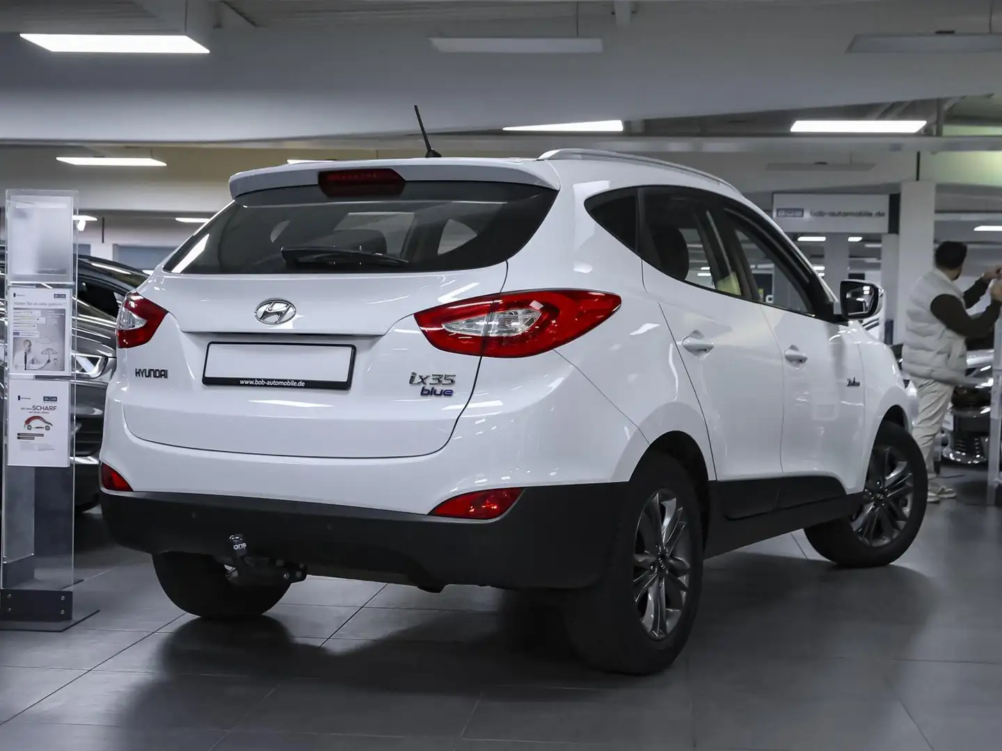 Hyundai iX35 1.6 GDI Finale 2WD SHZ KLIMA PDC AHK LM BT bijela - 2