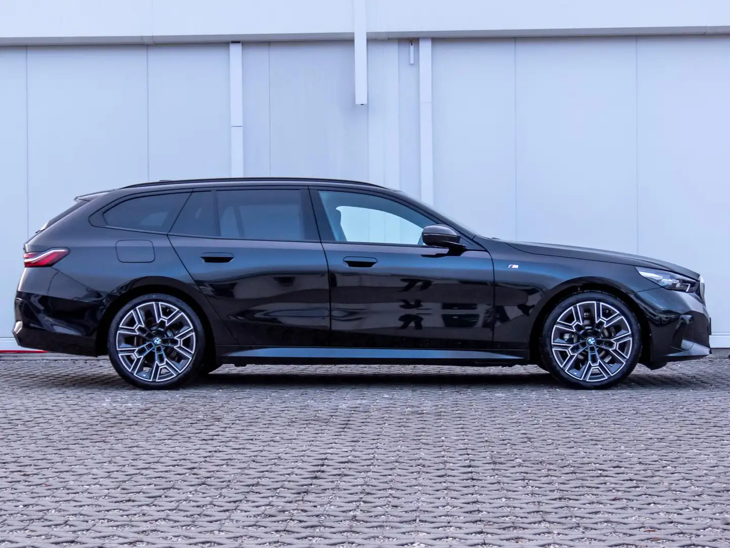 BMW 520 d xDrive Touring M-Sport 20" AHK StHzg PanoDa Negro - 2
