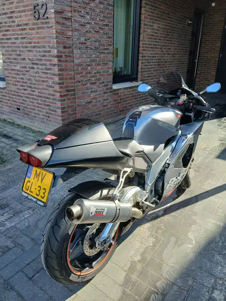Aprilia RSV Mille - foto 2