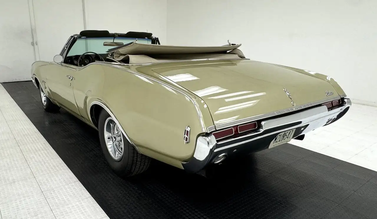Oldsmobile Cutlass S Convertible, foto 6
