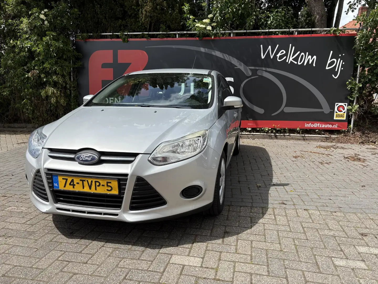 Ford Focus 1.6 105pk TI-VCT Trend - Trekhaak - Airco - Radio Gris - 2