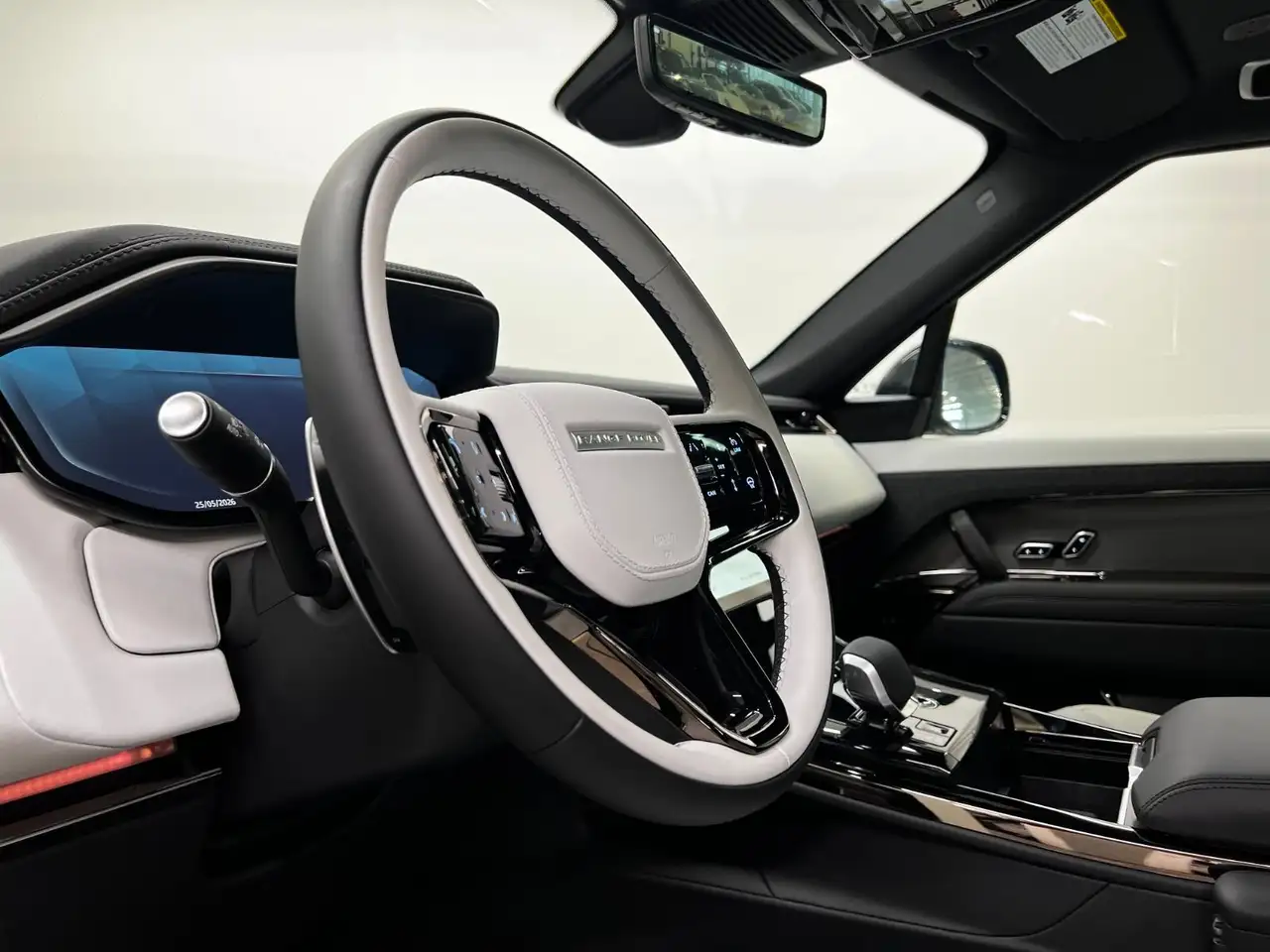 Land Rover Range Rover Sport снимка Land Rover Range Rover Sport