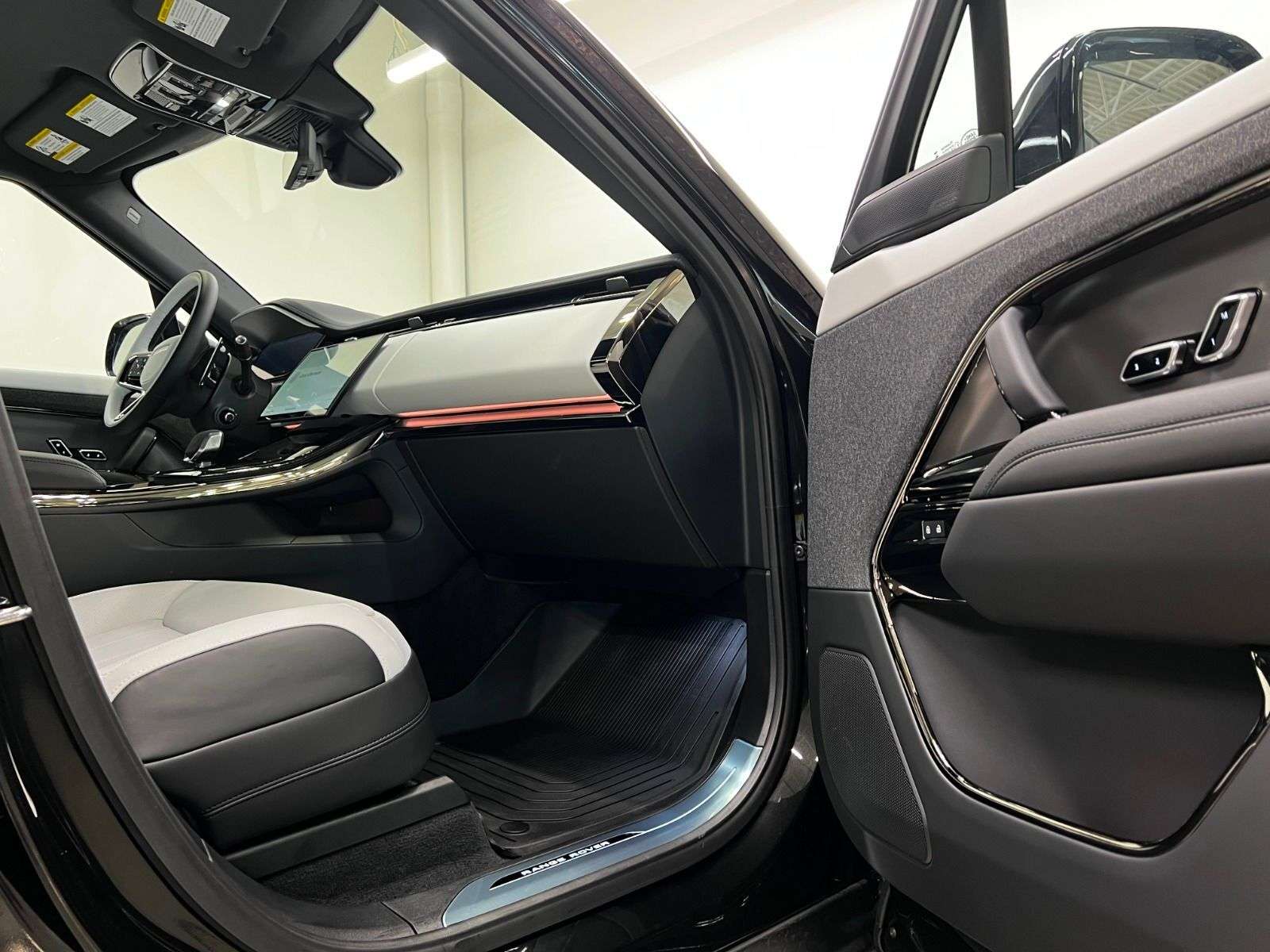 2026 Land Rover Range Rover Sport P400 DYNAMIC HSE thumb 26