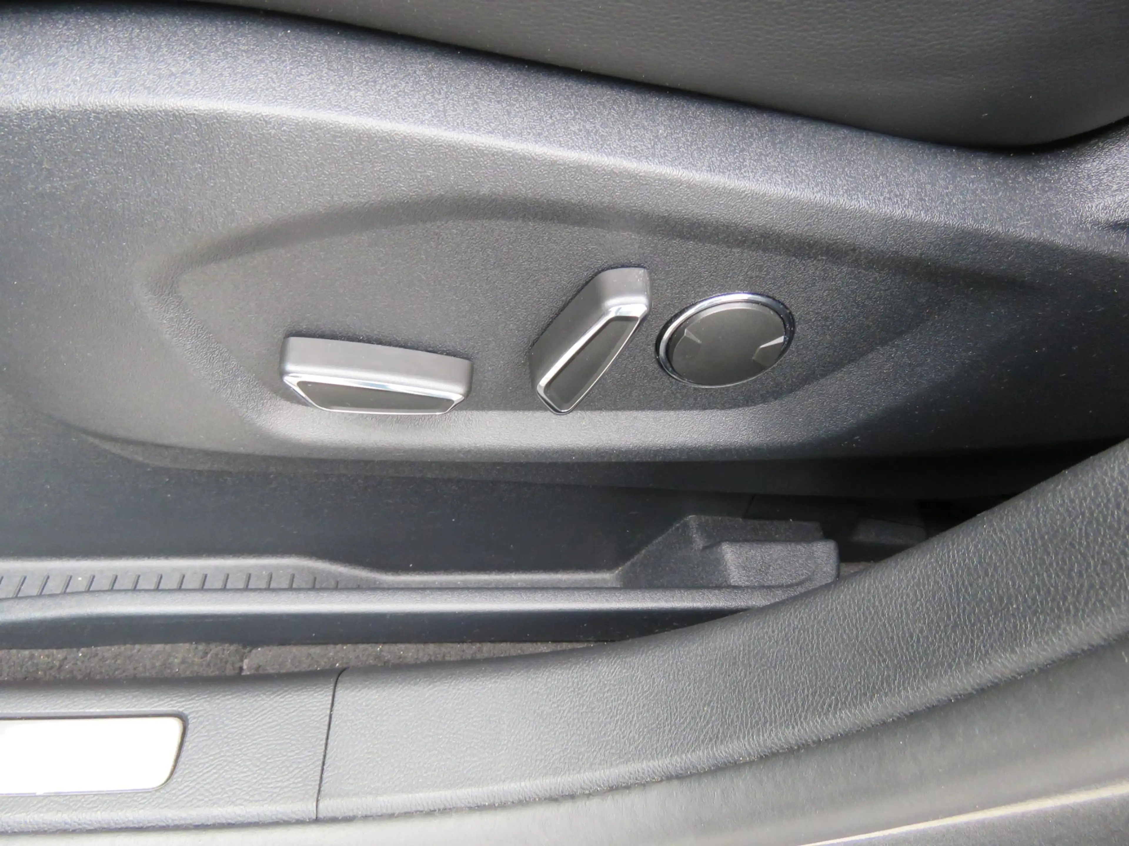 Ford S-Max 2.5i ST-Line Hybride 190 pk automaat 74665 Km — photo 14