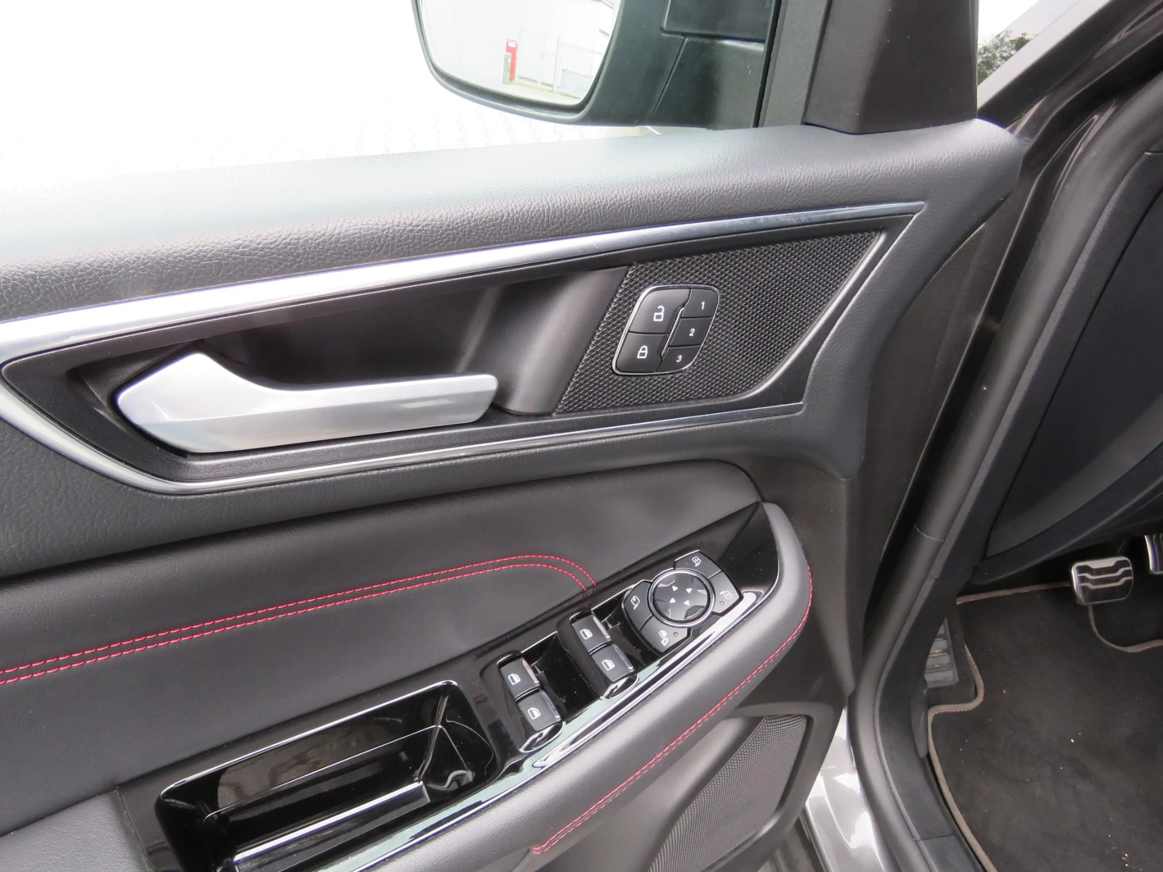 Ford S-Max 2.5i ST-Line Hybride 190 pk automaat 74665 Km — photo 25