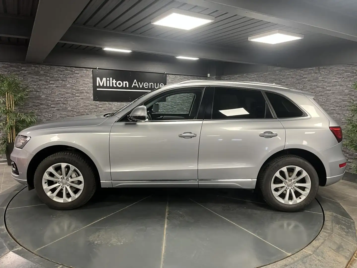 Audi Q5 Quattro 2.0 TDI - 190 - BV S-tronic  S-Line Gris - 2