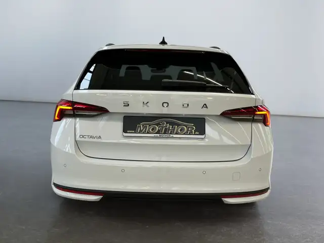 Skoda Octavia view 5